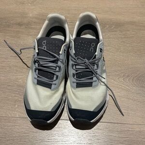 On Running Men's Athletic Shoes - Cream/White and Black